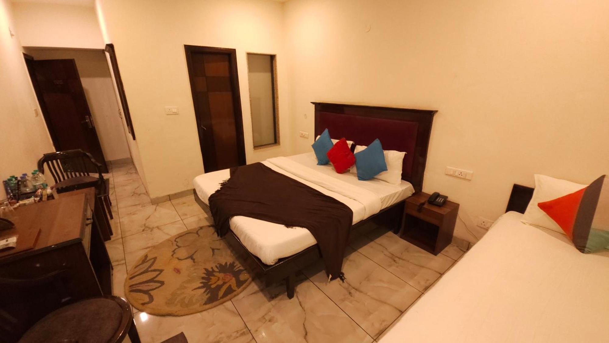 Hotel Vrs Inns Chandīgarh Εξωτερικό φωτογραφία