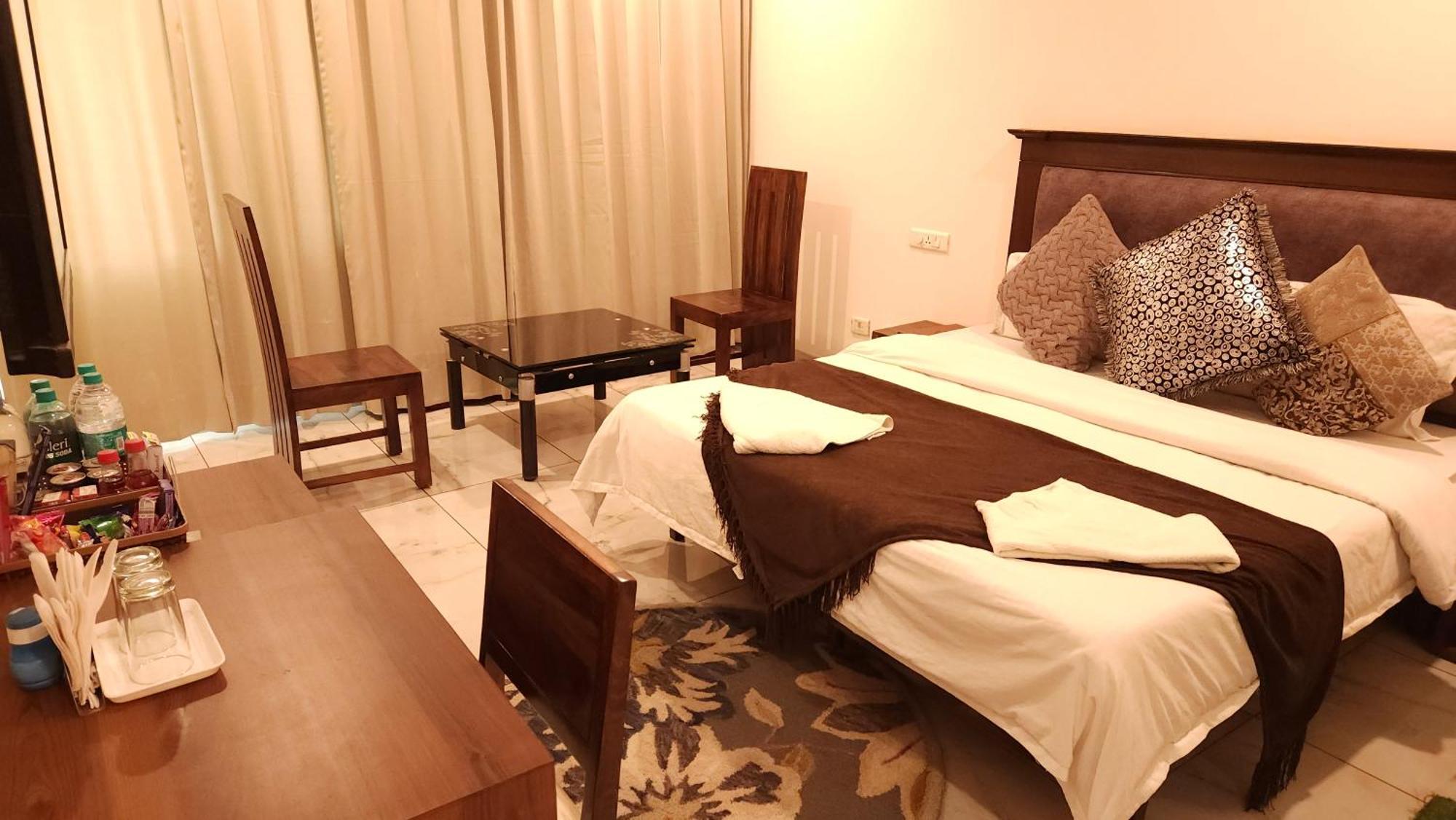Hotel Vrs Inns Chandīgarh Εξωτερικό φωτογραφία